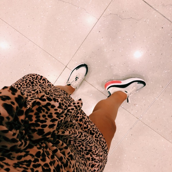 Meet your Posher, Hillary - Picture 8 of 8